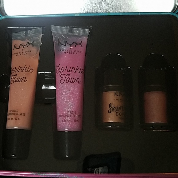 FLASH SALE ๐NYX๐ Sprinkle Town๐ gift set๐ - Picture 3 of 5